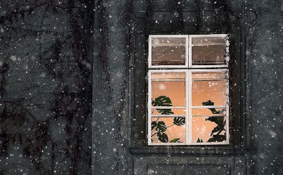 Fenster im Schnee