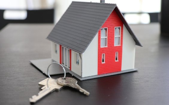 Haus-Modell mit Schlüssel